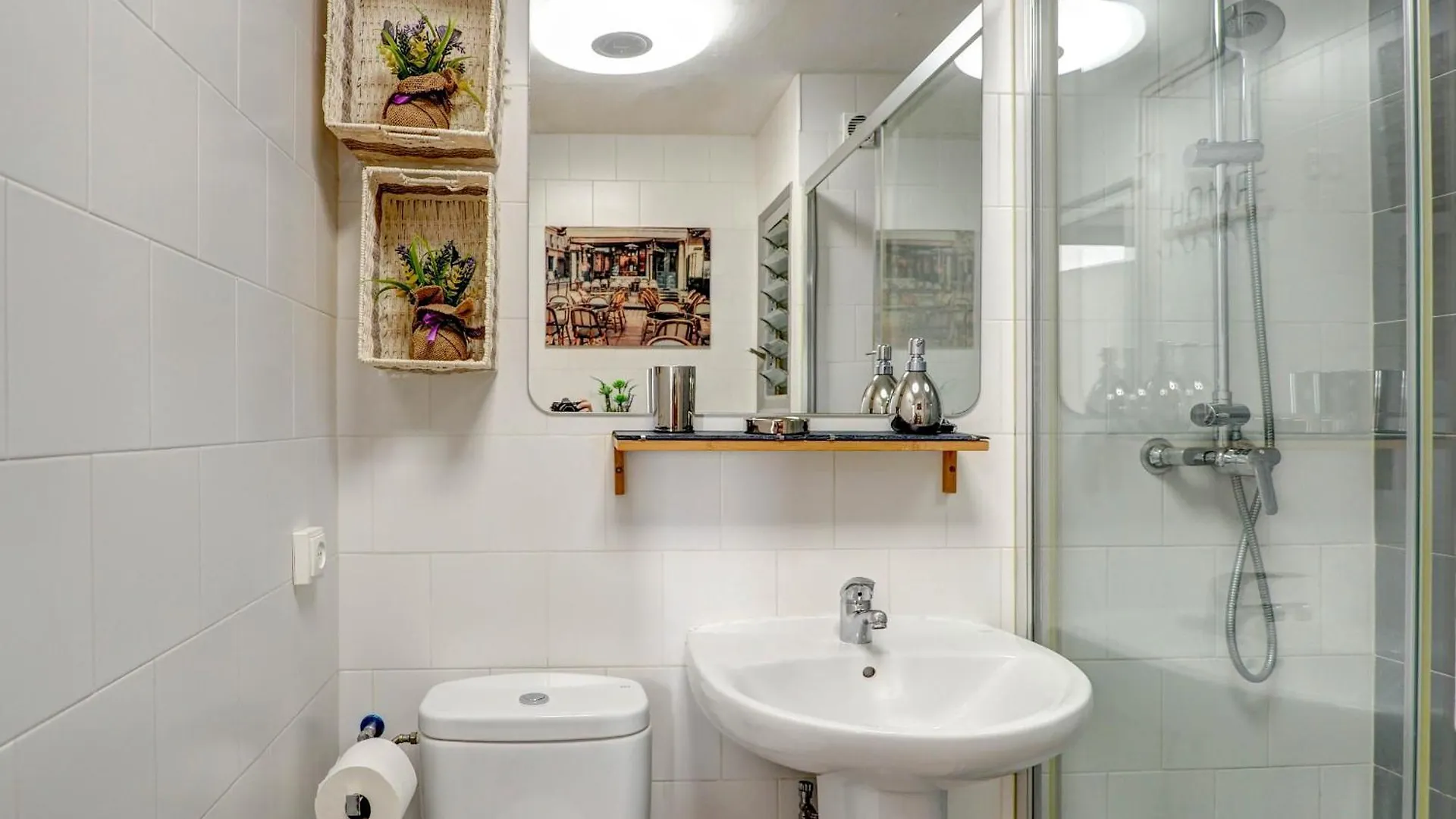 Espalter White By Hello Homes Sitges