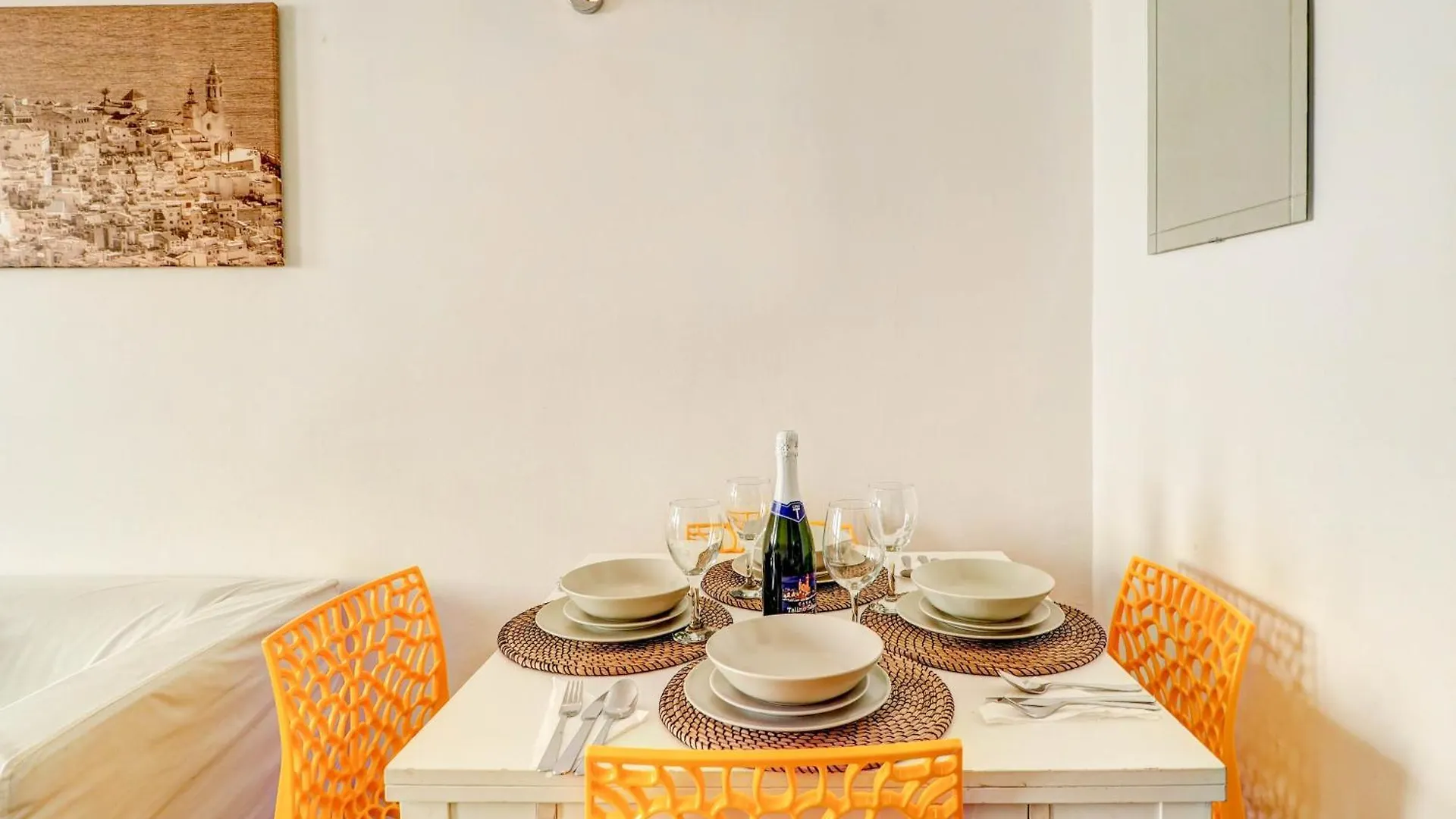 Espalter White By Hello Homes Sitges